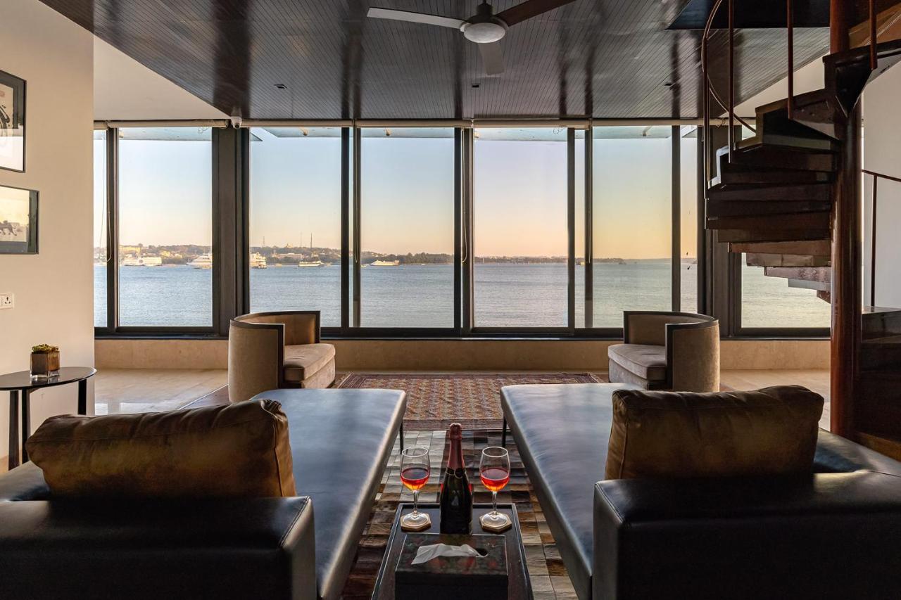 Oceanic Sunsets With River View, Comp Breakfast & Infinity Pool At Stayvista Verem Exterior foto