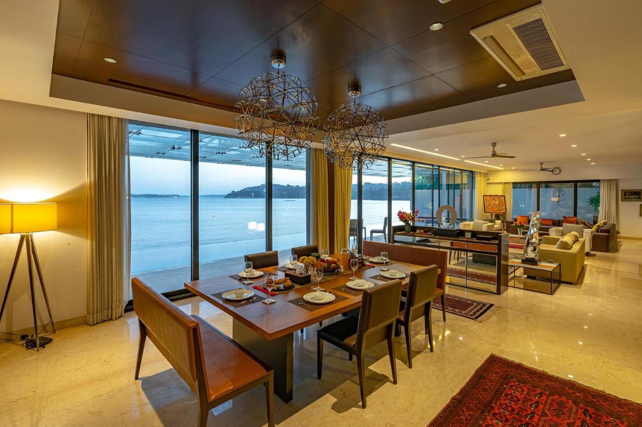 Oceanic Sunsets With River View, Comp Breakfast & Infinity Pool At Stayvista Verem Exterior foto