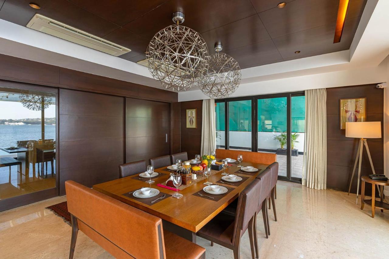 Oceanic Sunsets With River View, Comp Breakfast & Infinity Pool At Stayvista Verem Exterior foto