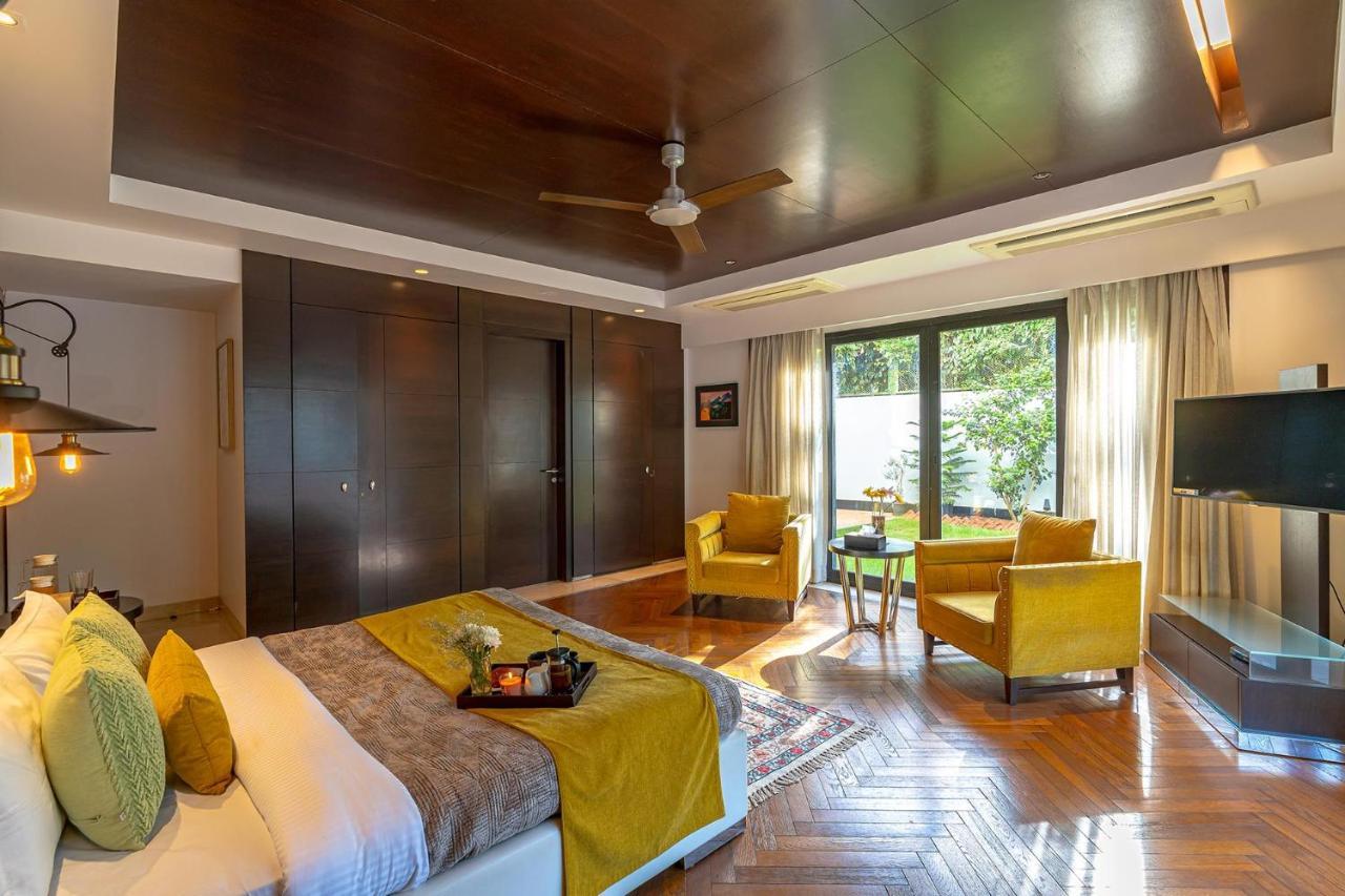 Oceanic Sunsets With River View, Comp Breakfast & Infinity Pool At Stayvista Verem Exterior foto