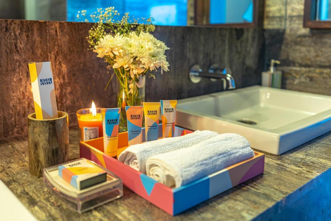 Oceanic Sunsets With River View, Comp Breakfast & Infinity Pool At Stayvista Verem Exterior foto