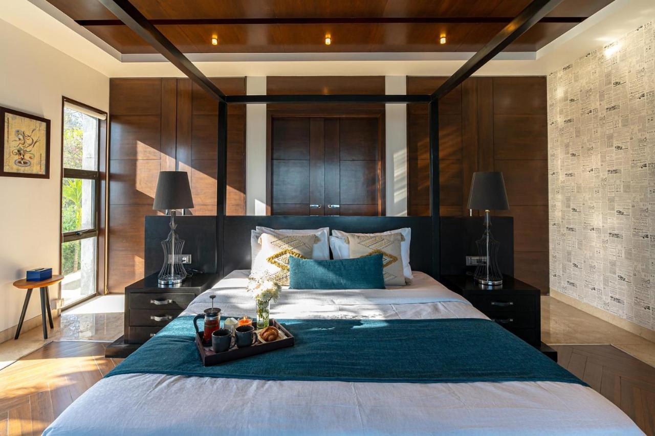 Oceanic Sunsets With River View, Comp Breakfast & Infinity Pool At Stayvista Verem Exterior foto